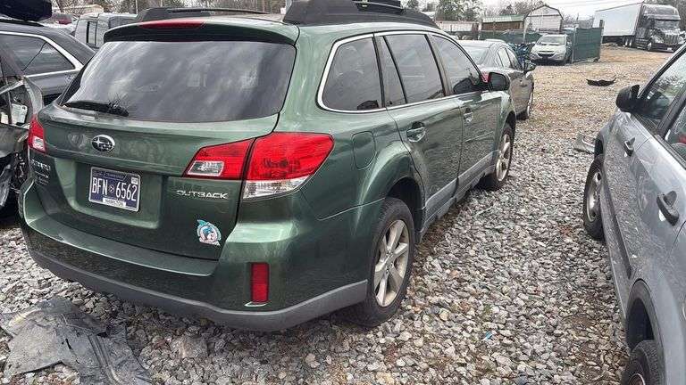 2013 SUBARU  OUTBACK