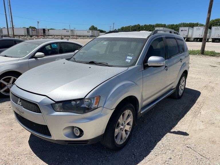 2013 MITSUBISHI  OUTLANDER