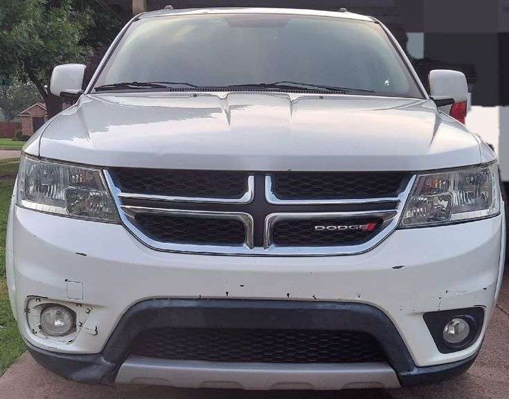 Clean title - 2013 DODGE  JOURNEY