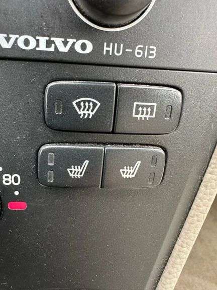 Clean Title - 2004 VOLVO  V70
