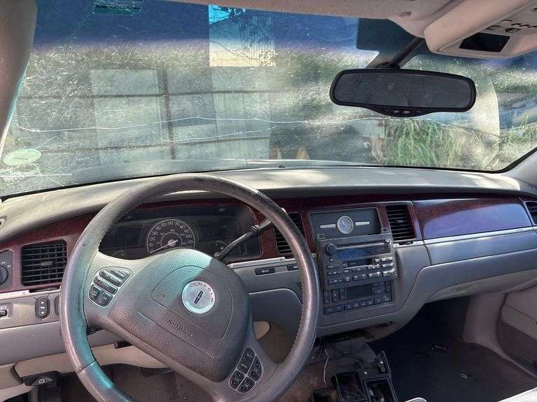 TITLE - 2004 LINCOLN  TOWN CAR
