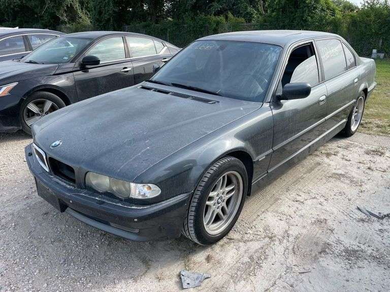 2001 BMW  740IL