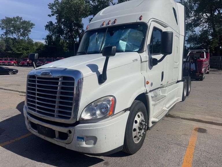 2016 FREIGHTLINER  CASCADIA