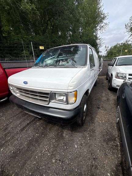 1993 FORD  E-250