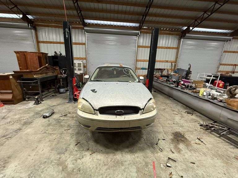 2004 FORD  TAURUS