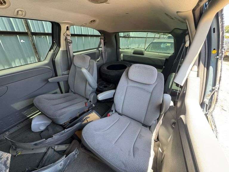 2006 CHRYSLER  TOWN AND COUNTRY