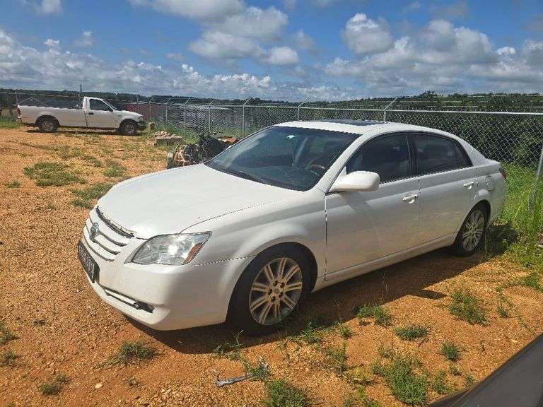 2006 TOYOTA  AVALON
