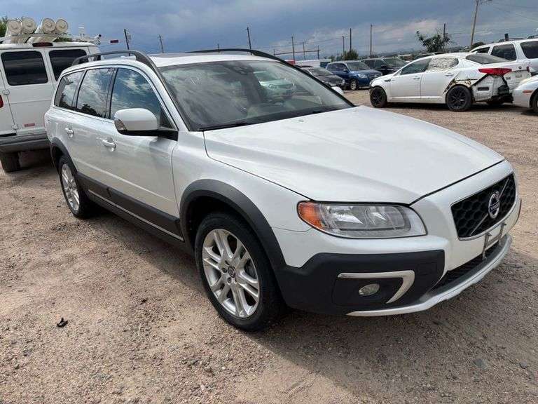 Title - 2016 VOLVO  XC70