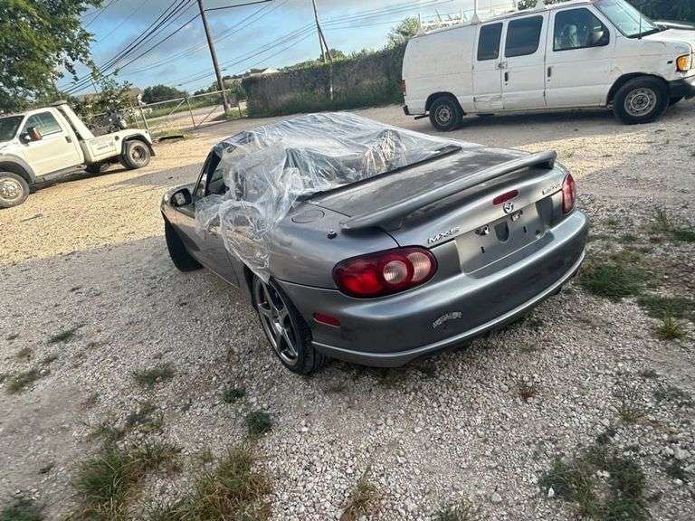 2004 MAZDA  MX5