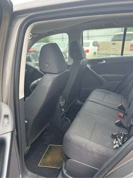 TITLE - 2010 VOLKSWAGEN  TIGUAN