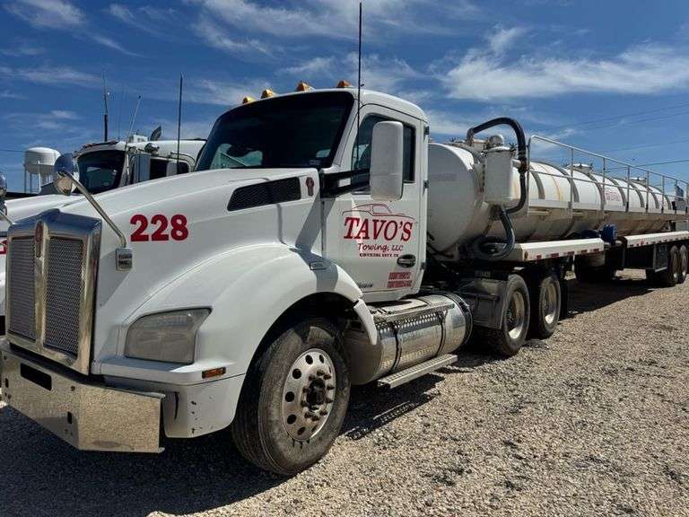 2017 KENWORTH  T880