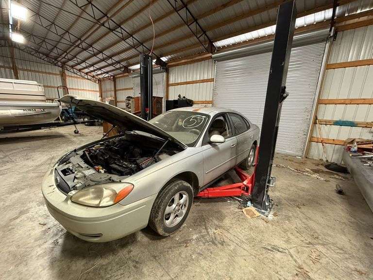 2004 FORD  TAURUS