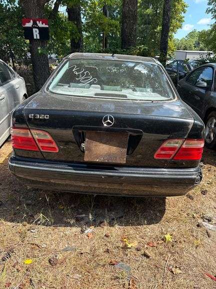 DERELICT PARTS ONLY -2000 MERCEDES-BENZ  E-CLASS