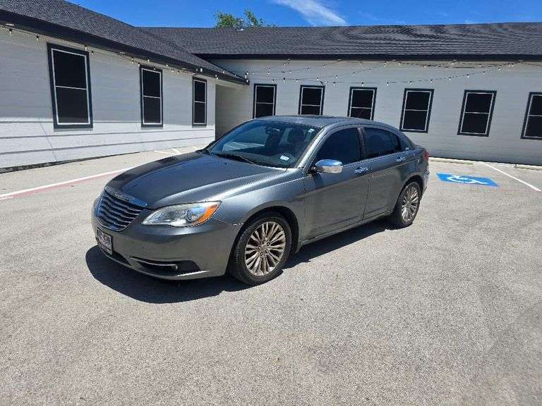 2011 CHRYSLER  200