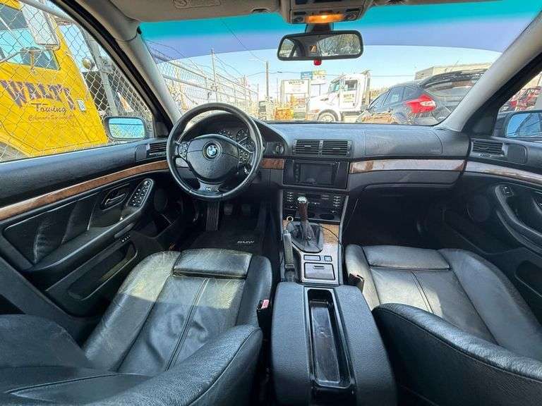 TITLE - 2001 BMW  540I