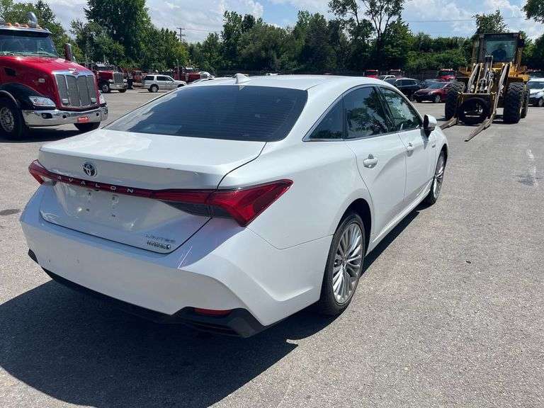 2020 TOYOTA  AVALON