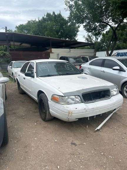 2010 FORD  CROWN VICTORIA