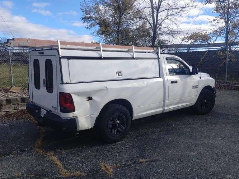 2016 RAM  1500