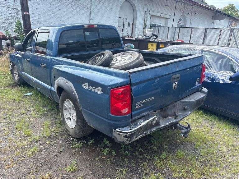 2005 DODGE  DAKOTA