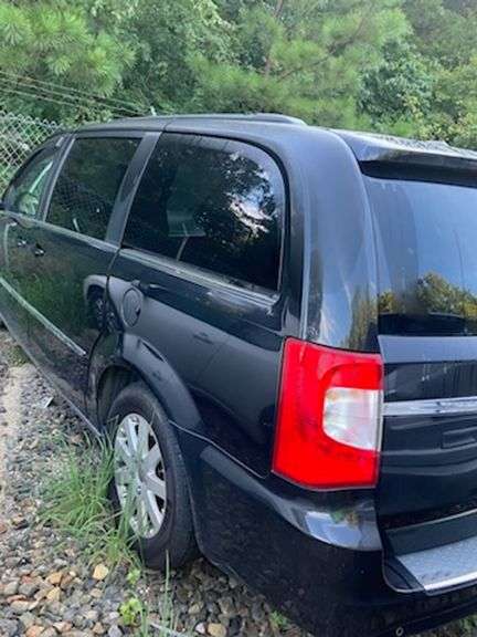 2011 CHRYSLER  TOWN AND COUNTRY