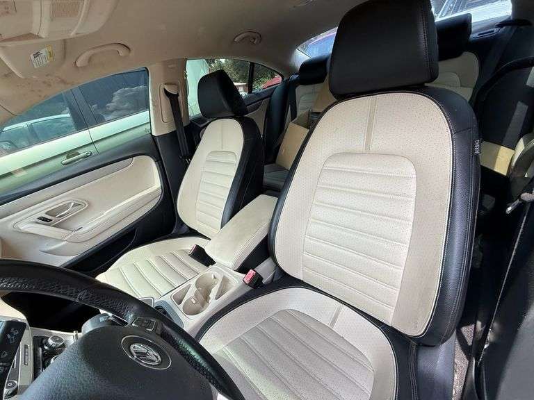 2010 VOLKSWAGEN  PASSAT
