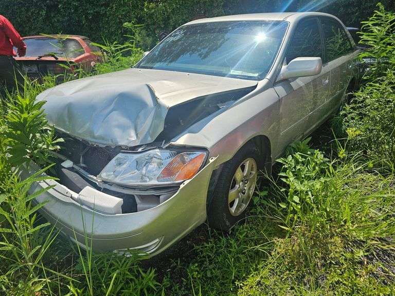 2002 TOYOTA  AVALON