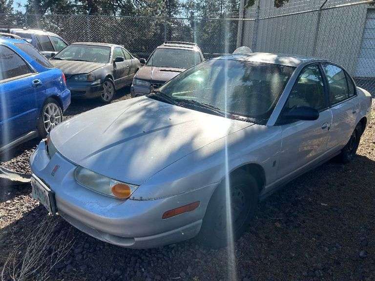 2002 SATURN  SL2