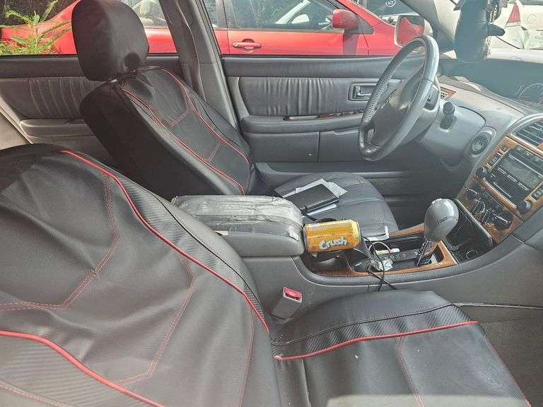 2002 TOYOTA  AVALON