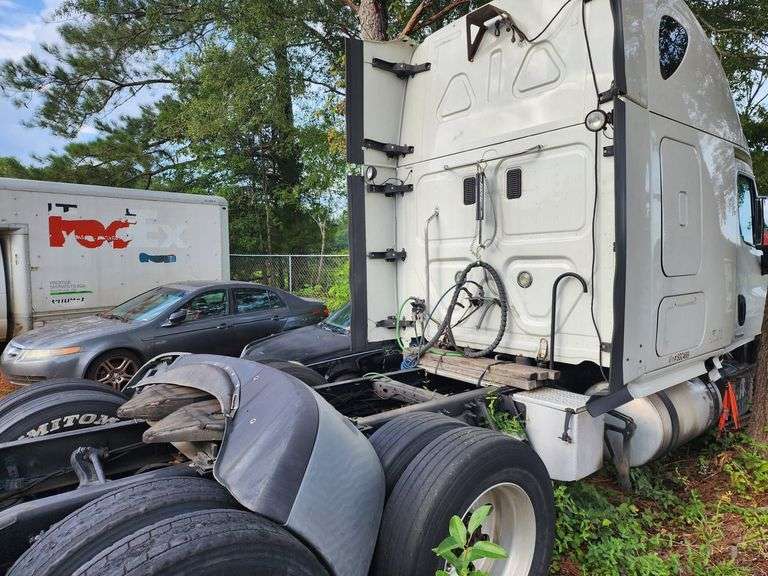 TITLE-2015 FREIGHTLINER  CASCADIA