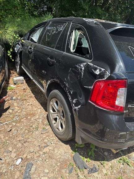 DERELICT PARTS ONLY -2012 FORD  EDGE