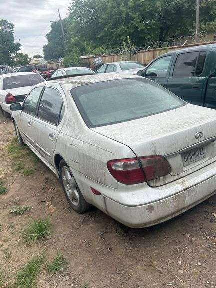 2001 INFINITI  I30