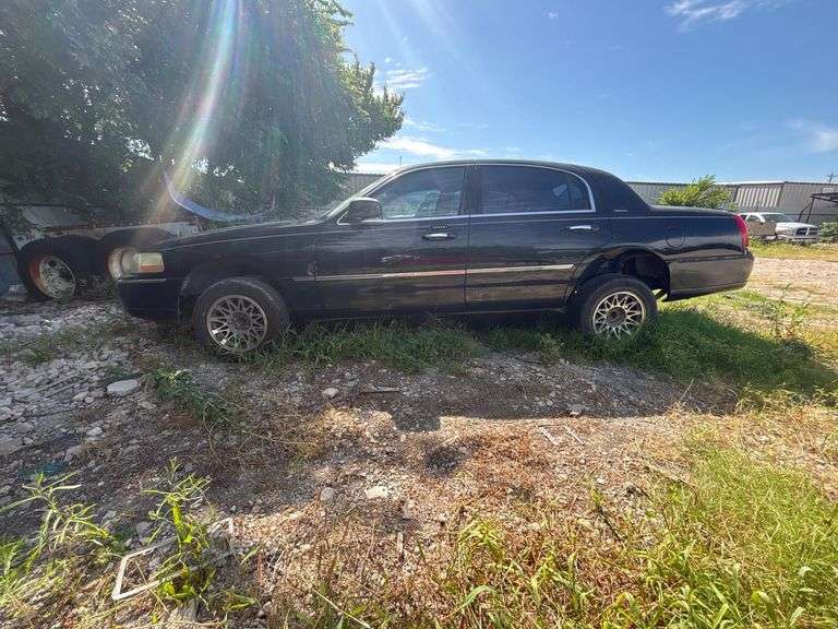 TITLE - 2004 LINCOLN  TOWN CAR