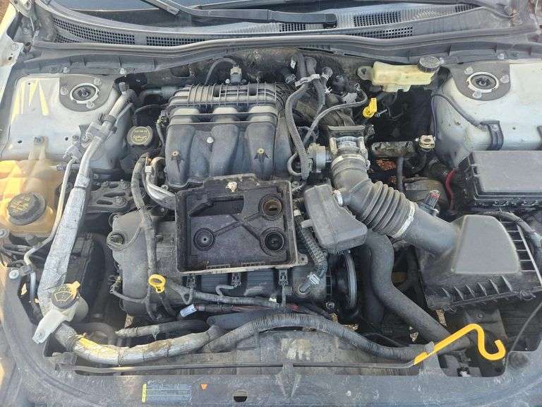 SALVAGE-2011 FORD  FUSION