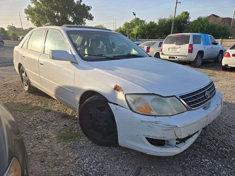 2003 TOYOTA  AVALON