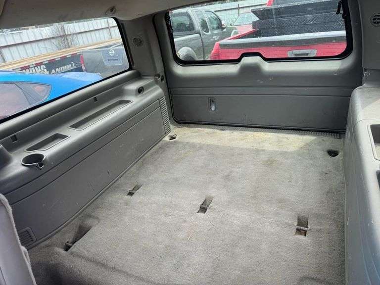 2004 CHEVROLET  SUBURBAN