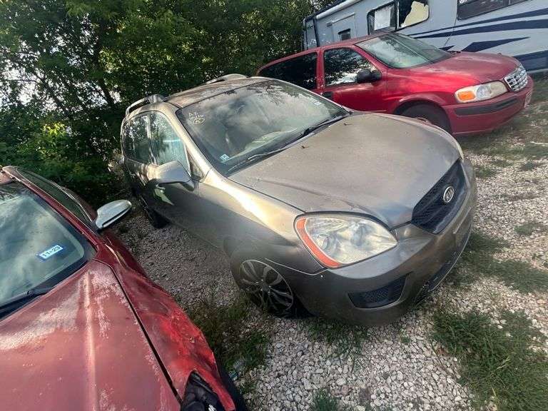 2009 KIA  RONDO