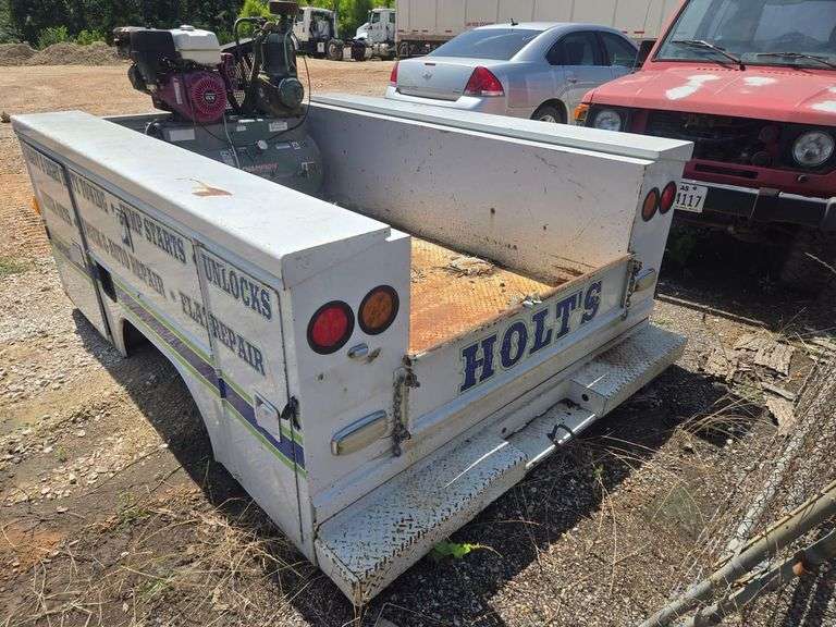 - UNKNOWN   UTILITY BED/ HONDA COMPRESSOR