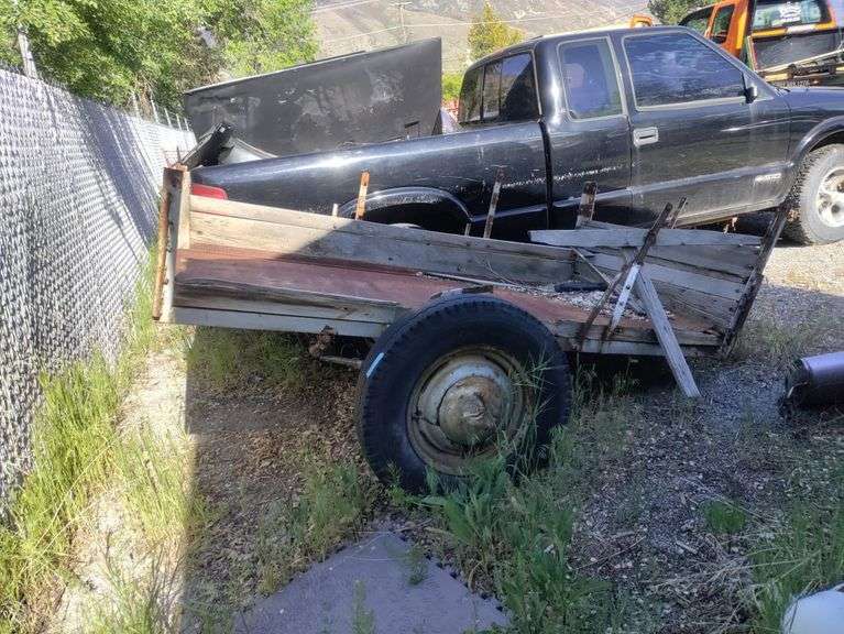 - HOMEMADE  TRAILER