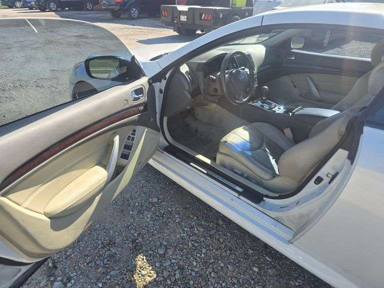2010 INFINITI  G37