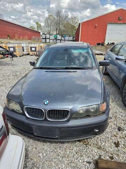2003 BMW  325I