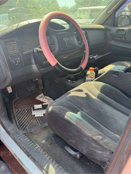 2004 DODGE  DAKOTA