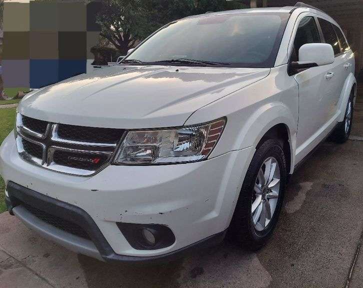 Clean title - 2013 DODGE  JOURNEY