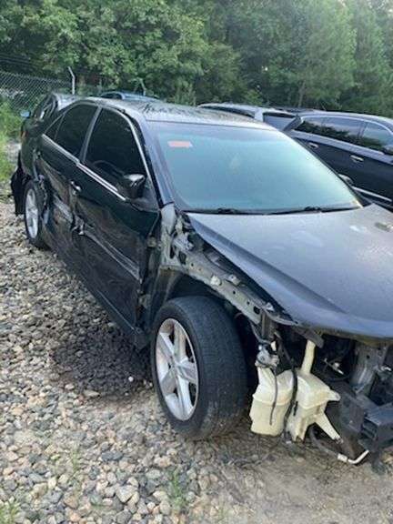 2014 TOYOTA  CAMRY