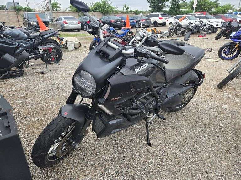 2012 DUCATI  DIAVEL
