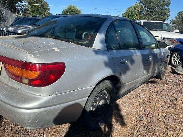2002 SATURN  SL2