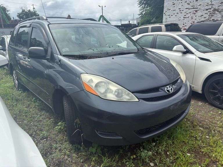 2006 TOYOTA  SIENNA