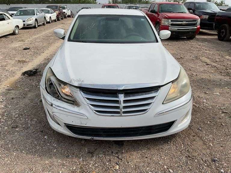 2013 HYUNDAI  GENESIS