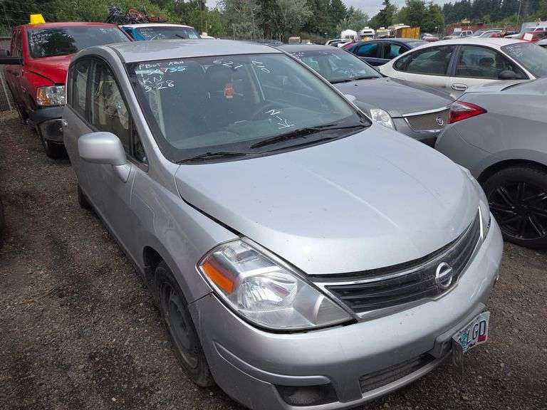 2011 NISSAN  VERSA
