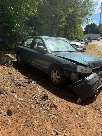 DERELICT PARTS ONLY -2002 HYUNDAI  ELANTRA