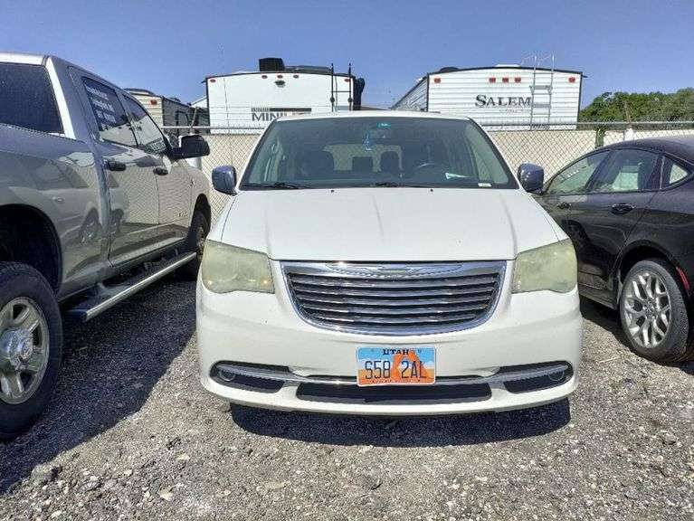 2012 CHRYSLER  TOWN AND COUNTRY